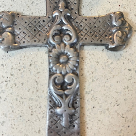 Silver Metal Maybe Pewter Hanging Wall Cross Decorative 10" x 6 1/2" - Picture 2 of 4